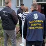 Три «вейп-шопи», інтернет-магазин і понад 4,3 млн грн легалізованого доходу: у Запоріжжі підозрюється троє учасників незаконного бізнесу