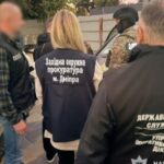 За 11,5 тис доларів організовували незаконне переправлення чоловіків через кордон: двом фігурантам повідомили про підозру