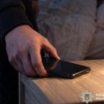 У Дніпрі 19-річний хлопець попросився на ночівлю й обікрав господарку