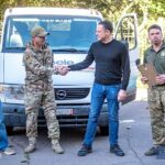 Мер Кам’янського передав автомобіль для штурмового полку «Айдар»