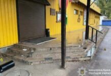 У Апостоловому затримали чоловіка, який погрожував правоохоронцям гранатою та відкривав вогонь