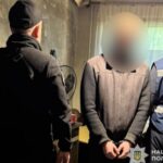 У Кривому Розі поліцейські затримали чоловіка за підозрою у збуті психотропних речовин