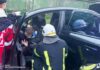 У Кам’янському ЗАЗ Vida зіткнувся з причепом вантажівки: водія затисло в салоні