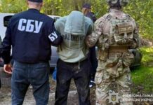 У Дніпрі поліцейські спільно з СБУ викрили чоловіка, причетного до незаконного збуту зброї та боєприпасів